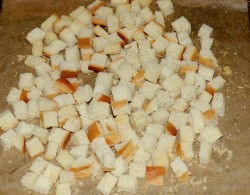 Классический Греческий салат с сухариками и курицей