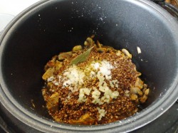 название картинки Гречка по-купечески в мультиварке