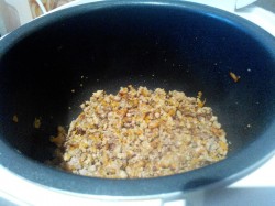 Гречка с фаршем в мультиварке