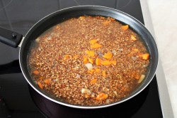 название картинки Гречка с грибами морковью и луком