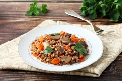 название картинки Гречка с грибами морковью и луком