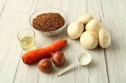 название картинки Гречка с грибами морковью и луком