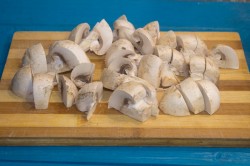 название картинки Гречка с грибами в горшочке