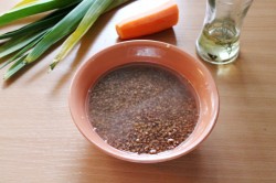 Гречка с курицей в горшочке