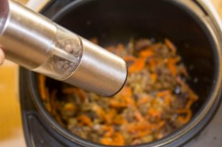 название картинки Гречка с мясом и морковью в мультиварке