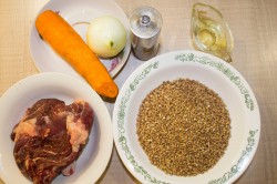 название картинки Гречка с мясом и морковью в мультиварке