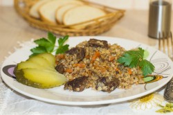 название картинки Гречка с мясом и морковью в мультиварке