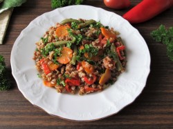 название картинки Гречка на сковороде с овощами