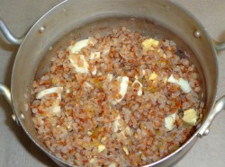 Гречка с яйцом - шаг 9