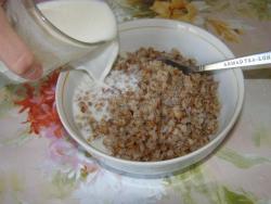 Гречневая каша с молоком «Привет из детства»