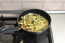 название картинки Гречневая лапша с овощами