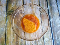 название картинки Горячие гренки с чесноком и паприкой