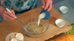 название картинки Гренки с яблоками в кляре на сковороде