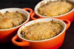 название картинки Грибной жульен из шампиньонов