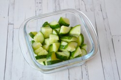 Грибной салат с огурцами