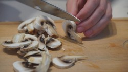 название картинки Грибной суп-пюре из шампиньонов со сметаной