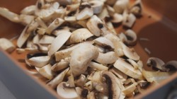 название картинки Грибной суп-пюре из шампиньонов со сметаной