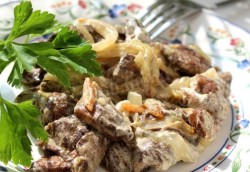 название картинки Грибы маслята с морковью и луком жареные