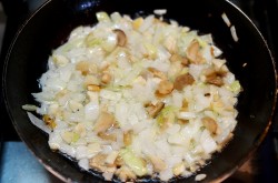 Грибы с сыром и помидорами в духовке