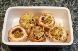 Грибы с сыром и помидорами в духовке