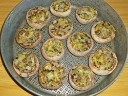 Грибы с сыром томатами в духовке