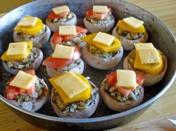 Грибы с сыром томатами в духовке