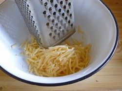 Грибы с сыром томатами в духовке