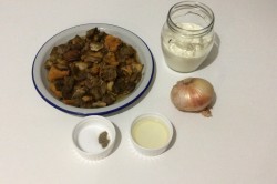 название картинки Грибы тушеные в сметане на сковороде