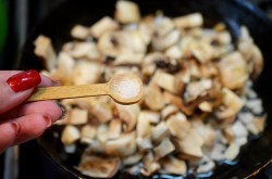 название картинки Грибы в сметане в духовке запеченные с сыром