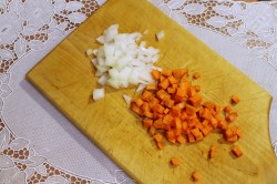 название картинки Грудка в сметане на сковороде тушеная