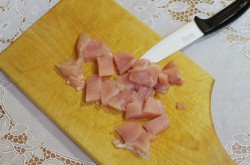 название картинки Грудка в сметане на сковороде тушеная