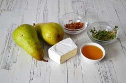 Груши с сыром дор блю или бри запеченная