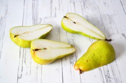 Груши с сыром дор блю или бри запеченная