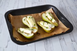 Груши с сыром дор блю или бри запеченная