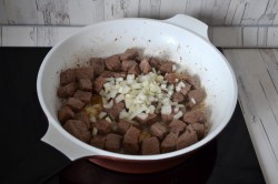 Гуляш из говядины с подливкой классический - шаг 5 Гуляш из говядины с подливкой классический - шаг 5