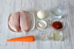 Гуляш из грудки с подливкой - шаг 1