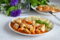 Гуляш из грудки с подливкой - шаг 9