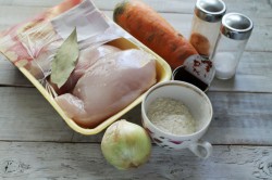 название картинки Гуляш из курицы с подливкой