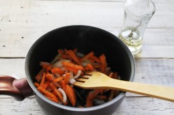 название картинки Гуляш из курицы с подливкой