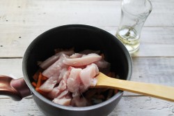 название картинки Гуляш из курицы с подливкой