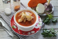 название картинки Гуляш из курицы с подливкой