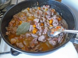 название картинки Гуляш из куриной печени