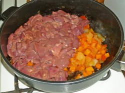 название картинки Гуляш из куриной печени