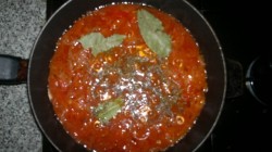 название картинки Гуляш из колбасы