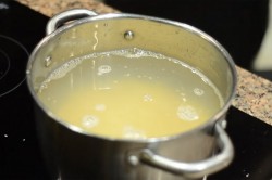 название картинки Густой гороховый суп с копчеными свиными ребрами