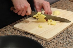 название картинки Густой гороховый суп с копчеными свиными ребрами