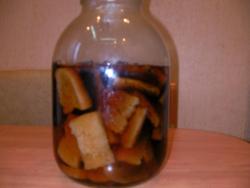 название картинки Домашний квас из ржаного черного хлеба