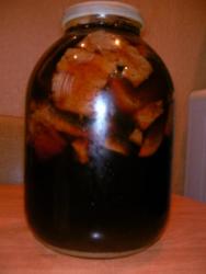 название картинки Домашний квас из ржаного черного хлеба