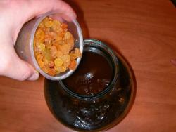 название картинки Домашний квас из ржаного черного хлеба