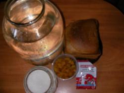 название картинки Домашний квас из ржаного черного хлеба